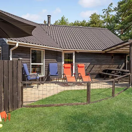 Tatil Evi Three-bedroom In Skjern Halby